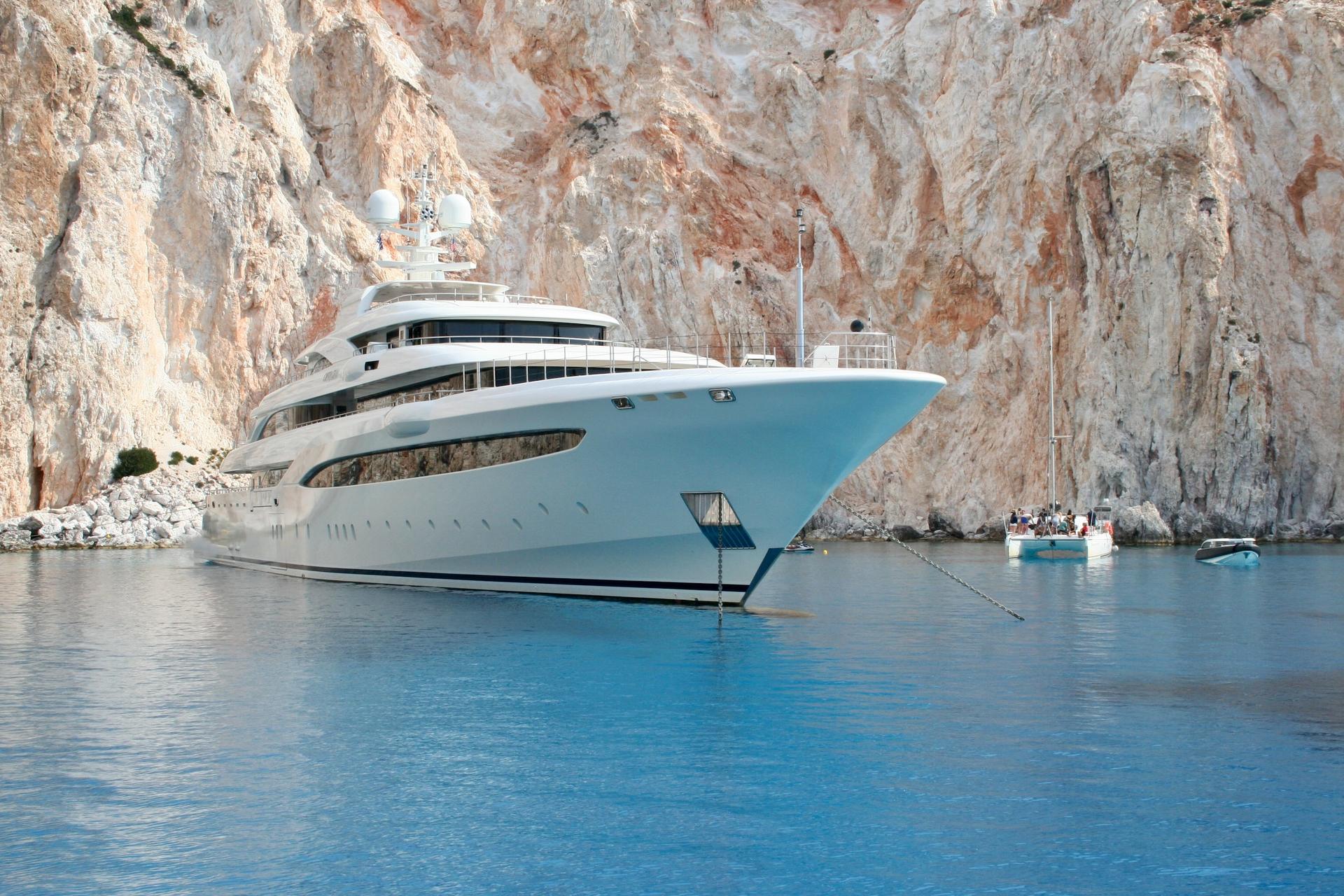 Luxury yacht sales & management services